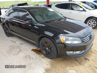 2013 Volkswagen Passat SE z VIN 1VWBN7A39DC077446, wystawiony jako IAAI lot #42622765 z przebiegiem 154 763 mil mil oraz . Historia ofert i sprzedaży dostępna na DreamBid. Obrazek 1.