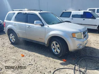 2008 Ford Escape Limited с VIN 1FMCU04178KE82143, выставлен на аукционе IAAI как лот 42297792 с пробегом 352 516 миль миль и . История ставок и продаж доступна на DreamBid. Изображение 1.