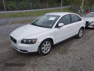 2007 Volvo S40 2.4L with VIN YV1MS390972278887, listed as a IAAI auction lot 42044268 with 150,958 mi miles. Bid and sale history available at carsss.com. Image 2.