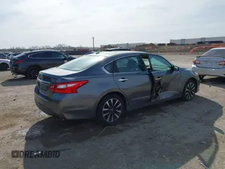2016 Nissan Altima SR with VIN 1N4AL3AP0GC170284, listed as a IAAI auction lot 41818738 with 220,187 mi miles and . Bid and sale history available at carsss.com. Image 4.
