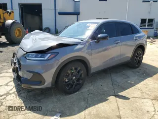 2024 Honda HR-V Sport z VIN 3CZRZ2H59RM748811, wystawiony jako Copart lot #59169235 z przebiegiem 10 041 mil mil oraz Szkoda całkowita • Salvage title. Historia ofert i sprzedaży dostępna na DreamBid. Obrazek 1.