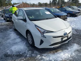 2017 Toyota Prius Two with VIN JTDKARFU0H3031960, listed as a IAAI auction lot 41469497 with 88,946 mi miles. Bid and sale history available at carsss.com. Image 1.