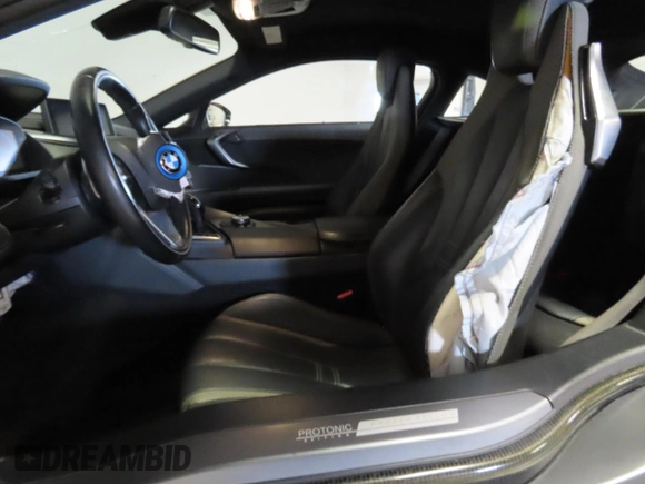 2017 BMW i8 z VIN WBY2Z2C31HV676809, wystawiony jako Copart lot #79545994 z przebiegiem 53 409 mil mil oraz Szkoda całkowita • Salvage title. Historia ofert i sprzedaży dostępna na DreamBid. Obrazek 9.
