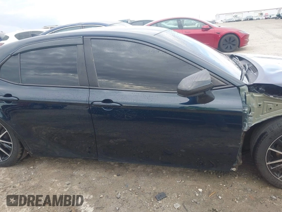 2020 Toyota Camry SE with VIN 4T1G11AK6LU969747, listed as a IAAI auction lot 41723352 with 47,607 mi miles. Bid and sale history available at carsss.com. Image 14.