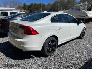 2015 Volvo S60 T6 Drive-E Platinum with VIN YV149MFM1F2337521, listed as a Copart auction lot 54000355 with 124,971 mi miles and Clean Title. Bid and sale history available at carsss.com. Image 4.
