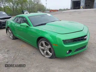 2011 Chevrolet Camaro 1LT z VIN 2G1FB1ED5B9135028, wystawiony jako IAAI lot #39253153 z przebiegiem 185 382 mil mil oraz . Historia ofert i sprzedaży dostępna na DreamBid. Obrazek 1.