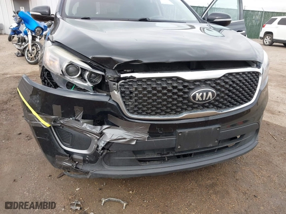 2016 Kia Sorento LX with VIN 5XYPG4A50GG129744, listed as a IAAI auction lot 41711949 with 127,954 mi miles. Bid and sale history available at carsss.com. Image 6.