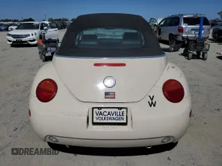 2005 Volkswagen Beetle GL with VIN 3VWBM31Y75M366011, listed as a Copart auction lot 70810124 with 62,284 mi miles and Clean Title. Bid and sale history available at DreamBid. Image 6.