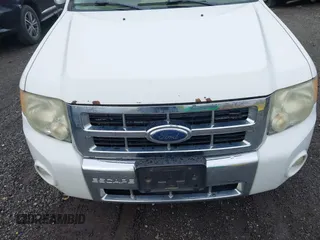 2008 Ford Escape Limited with VIN 1FMCU94178KE46120, listed as a IAAI auction lot 42046936 with 173,658 mi miles. Bid and sale history available at carsss.com. Image 6.