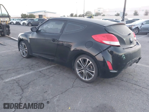 2016 Hyundai Veloster z VIN KMHTC6AD8GU251095, wystawiony jako IAAI lot #41598280 z przebiegiem 119 099 mil mil oraz . Historia ofert i sprzedaży dostępna na DreamBid. Obrazek 3.