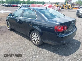 2010 Volkswagen Jetta SE with VIN 3VWRZ7AJ3AM024737, listed as a IAAI auction lot 42626711 with 132,754 mi miles and . Bid and sale history available at DreamBid. Image 3.