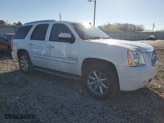 2008 GMC Yukon Denali with VIN 1GKFK63868J143411, listed as a Copart auction lot 82620713 with 219,029 mi miles and Salvage Title. Bid and sale history available at carsss.com. Image 4.