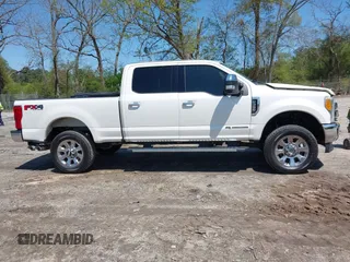 2017 Ford F-250 Lariat z VIN 1FT7W2BT4HEB67122, wystawiony jako IAAI lot #41992637 z przebiegiem 148 187 mil mil oraz . Historia ofert i sprzedaży dostępna na DreamBid. Obrazek 13.