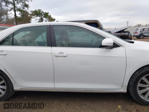 2014 Toyota Camry L with VIN 4T1BF1FK0EU358295, listed as a IAAI auction lot 41449827 with 154,490 mi miles. Bid and sale history available at carsss.com. Image 13.