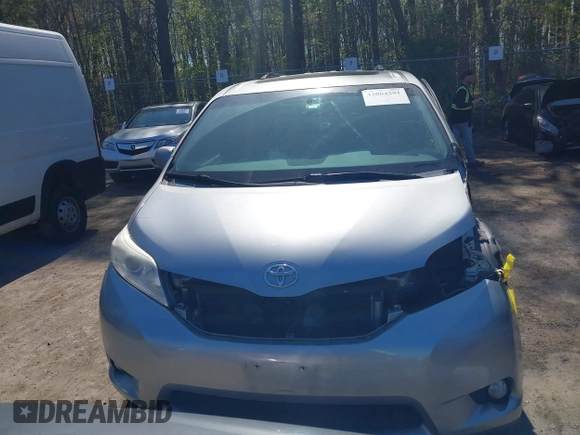 2015 Toyota Sienna XLE with VIN 5TDYK3DC0FS558486, listed as a IAAI auction lot 42064281 with 211,119 mi miles and . Bid and sale history available at DreamBid. Image 13.