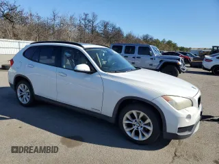 2014 BMW X1 xDrive28i with VIN WBAVL1C55EVY10533, listed as a Copart auction lot 49044025 with 157,004 mi miles and Salvage Title. Bid and sale history available at carsss.com. Image 4.