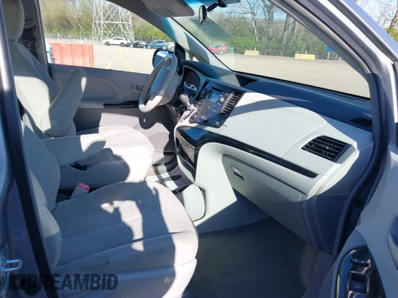 2012 Toyota Sienna с VIN 5TDZK3DC7CS228568, выставлен на аукционе IAAI как лот 42027249 с пробегом 99 464 миль миль и . История ставок и продаж доступна на DreamBid. Изображение 5.