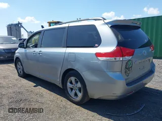 2011 Toyota Sienna LE AAS with VIN 5TDKK3DC2BS096965, listed as a IAAI auction lot 42583783 with 288,489 mi miles and . Bid and sale history available at DreamBid. Image 3.