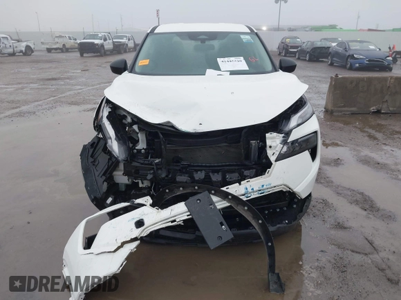 2024 Nissan Rogue S z VIN 5N1BT3AB7RC671402, wystawiony jako IAAI lot #41445320 z przebiegiem 17 769 mil mil oraz . Historia ofert i sprzedaży dostępna na DreamBid. Obrazek 13.