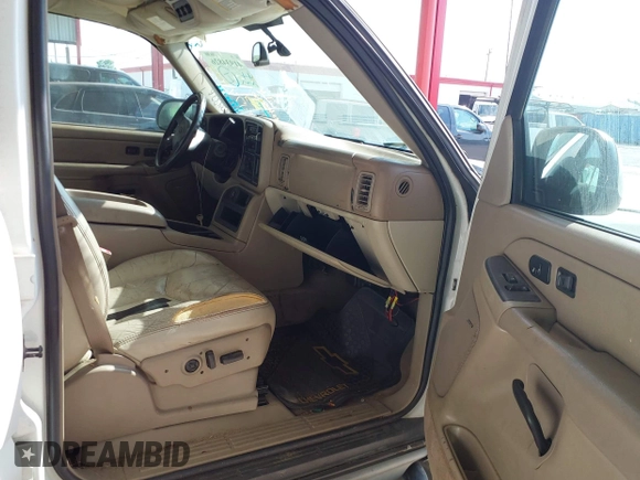 2004 Chevrolet Suburban Z71 with VIN 3GNFK16Z14G174393, listed as a IAAI auction lot 41934826 with 255,578 mi miles. Bid and sale history available at carsss.com. Image 5.