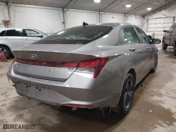 2022 Hyundai Elantra Essential with VIN KMHLM4AG1NU301957, listed as a IAAI auction lot 41711455 with 28,074 mi miles. Bid and sale history available at carsss.com. Image 4.