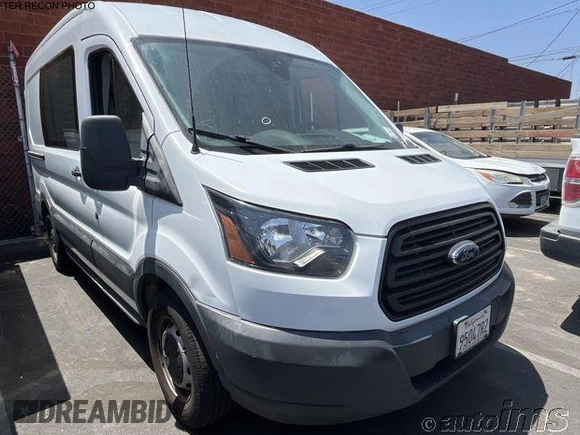 2018 Ford Transit z VIN 1FTYE1CM0JKB42346, wystawiony jako IAAI lot #42729426 z przebiegiem 94 207 mil mil oraz . Historia ofert i sprzedaży dostępna na DreamBid. Obrazek 3.