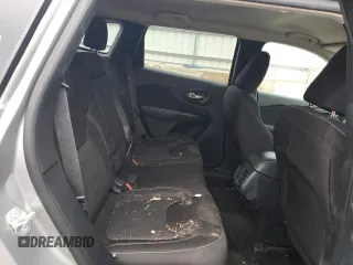 2015 Jeep Cherokee Latitude z VIN 1C4PJMCS5FW514819, wystawiony jako Copart lot #56662365 z przebiegiem 40 169 mil mil oraz Szkoda całkowita • Salvage title. Historia ofert i sprzedaży dostępna na DreamBid. Obrazek 10.