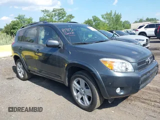 2007 Toyota RAV4 Sport z VIN JTMBD32VX75057827, wystawiony jako IAAI lot #42543324 z przebiegiem 145 035 mil mil oraz . Historia ofert i sprzedaży dostępna na DreamBid. Obrazek 1.