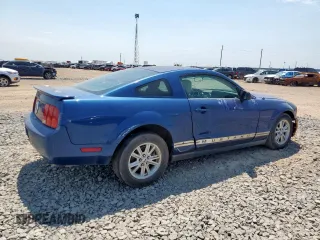 2008 Ford Mustang Deluxe with VIN 1ZVHT80N785128137, listed as a Copart auction lot 60231225 with 174,214 mi miles and Salvage title. Bid and sale history available at DreamBid. Image 3.