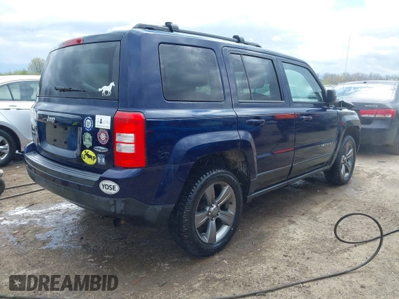 2015 Jeep Patriot Latitude z VIN 1C4NJRFB5FD270374, wystawiony jako IAAI lot #42039211 z przebiegiem 106 665 mil mil oraz . Historia ofert i sprzedaży dostępna na DreamBid. Obrazek 4.