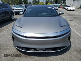 2023 Lucid Air Grand Touring z VIN 50EA1GBA0PA001634, wystawiony jako Copart lot #55429025 z przebiegiem 40 822 mil mil oraz Szkody całkowita. Historia ofert i sprzedaży dostępna na DreamBid. Obrazek 5.