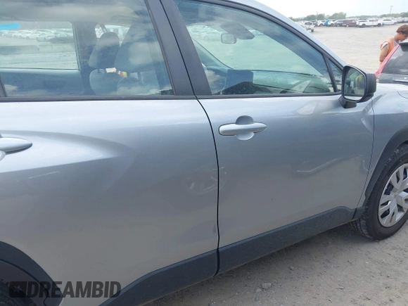 2022 Toyota Corolla Cross L with VIN 7MUAAAAG5NV013226, listed as a IAAI auction lot 42491707 with 34,514 mi miles and . Bid and sale history available at DreamBid. Image 13.
