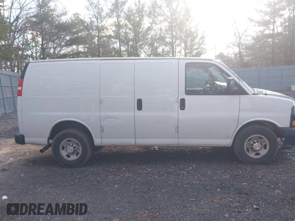 2020 Chevrolet Express Cargo with VIN 1GCWGAFPXL1145075, listed as a IAAI auction lot 41215528 with 115,466 mi miles and . Bid and sale history available at DreamBid. Image 13.