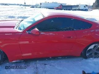 2015 Ford Mustang V6 z VIN 1FA6P8AM4F5314998, wystawiony jako IAAI lot #41292456 z przebiegiem 160 692 mil mil oraz . Historia ofert i sprzedaży dostępna na DreamBid. Obrazek 14.