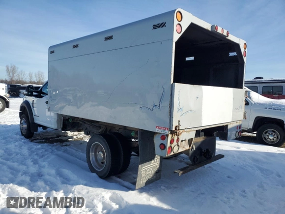 2017 Ford F-550 XL z VIN 1FDUF5GT4HDA08499, wystawiony jako Copart lot #41792125 z przebiegiem 105 467 mil mil oraz Tytuł czysty. Historia ofert i sprzedaży dostępna na DreamBid. Obrazek 2.