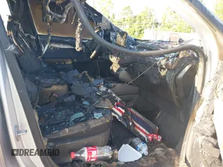 2020 Ford Escape SE z VIN 1FMCU9G61LUA29080, wystawiony jako IAAI lot #37583062 z przebiegiem Nie podano mil oraz . Historia ofert i sprzedaży dostępna na DreamBid. Obrazek 5.