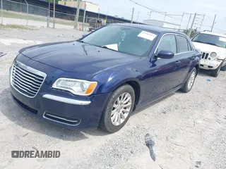 2014 Chrysler 300 z VIN 2C3CCAAG5EH373645, wystawiony jako IAAI lot #42282963 z przebiegiem 220 825 mil mil oraz . Historia ofert i sprzedaży dostępna na DreamBid. Obrazek 21.
