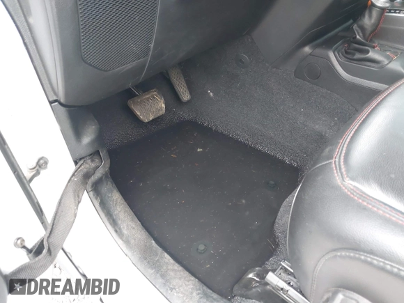 2020 Jeep Wrangler Unlimited Rubicon с VIN 1C4JJXFM9LW275517, выставлен на аукционе IAAI как лот 41958975 с пробегом 46 476 миль миль и . История ставок и продаж доступна на DreamBid. Изображение 17.