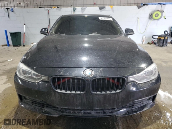 2013 BMW 3 Series 335i xDrive z VIN WBA3B9G54DNP39469, wystawiony jako Copart lot #43903795 z przebiegiem 92 003 mil mil oraz Szkoda całkowita • Salvage title. Historia ofert i sprzedaży dostępna na DreamBid. Obrazek 5.