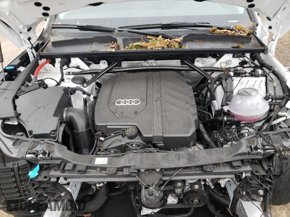 2024 Audi Q5 Komfort with VIN WA1AAAFY3R2124179, listed as a Copart auction lot 72621264 with 1,372 mi miles and Salvage Title. Bid and sale history available at carsss.com. Image 12.