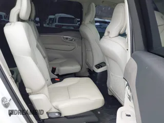 2023 Volvo XC90 Plus z VIN YV4H600N2P1952562, wystawiony jako IAAI lot #41597675 z przebiegiem 18 232 mil mil oraz . Historia ofert i sprzedaży dostępna na DreamBid. Obrazek 8.