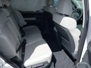 2025 Hyundai Santa Fe SEL z VIN 5NMP24GL1SH082601, wystawiony jako IAAI lot #41957894 z przebiegiem 1 823 mil mil oraz . Historia ofert i sprzedaży dostępna na DreamBid. Obrazek 8.