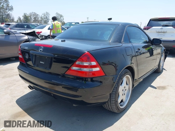 2001 Mercedes-Benz SLK 230/320 with VIN WDBKK65F81F218476, listed as a IAAI auction lot 42450368 with 121,640 mi miles and . Bid and sale history available at DreamBid. Image 4.