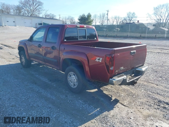 2008 Chevrolet Colorado 2LT z VIN 1GCDT13E988177648, wystawiony jako IAAI lot #41595192 z przebiegiem 239 029 mil mil oraz . Historia ofert i sprzedaży dostępna na DreamBid. Obrazek 3.