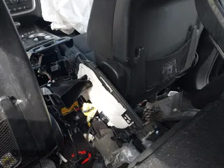 2019 Dodge Durango SXT Plus z VIN 1C4RDHAG0KC575352, wystawiony jako IAAI lot #42047245 z przebiegiem Nie podano mil oraz . Historia ofert i sprzedaży dostępna na DreamBid. Obrazek 19.