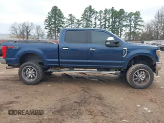2018 Ford Super Duty F-250 SRW XL with VIN 1FT7W2B62JEB96232, listed as a IAAI auction lot 41705890 with 122,200 mi miles. Bid and sale history available at carsss.com. Image 13.
