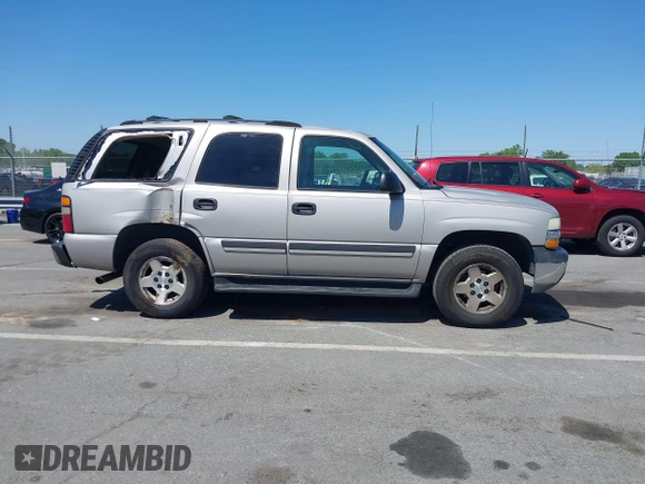 2004 Chevrolet Tahoe LS z VIN 1GNEC13V04J244023, wystawiony jako IAAI lot #42135613 z przebiegiem 298 581 mil mil oraz . Historia ofert i sprzedaży dostępna na DreamBid. Obrazek 13.