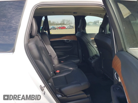 2022 Volvo XC90 Momentum with VIN YV4A22PK9N1797025, listed as a IAAI auction lot 41907883 with 32,482 mi miles and . Bid and sale history available at DreamBid. Image 8.