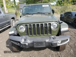 2022 Jeep Gladiator Willys with VIN 1C6JJTAMXNL135925, listed as a Copart auction lot 71642054 with 17,964 mi miles and Salvage title. Bid and sale history available at DreamBid. Image 5.