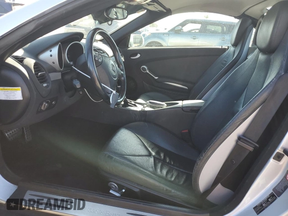 2005 Mercedes-Benz SLK 230/320 with VIN WDBWK56F05F043625, listed as a Copart auction lot 55623625 with 170,798 mi miles and Salvage title. Bid and sale history available at DreamBid. Image 7.